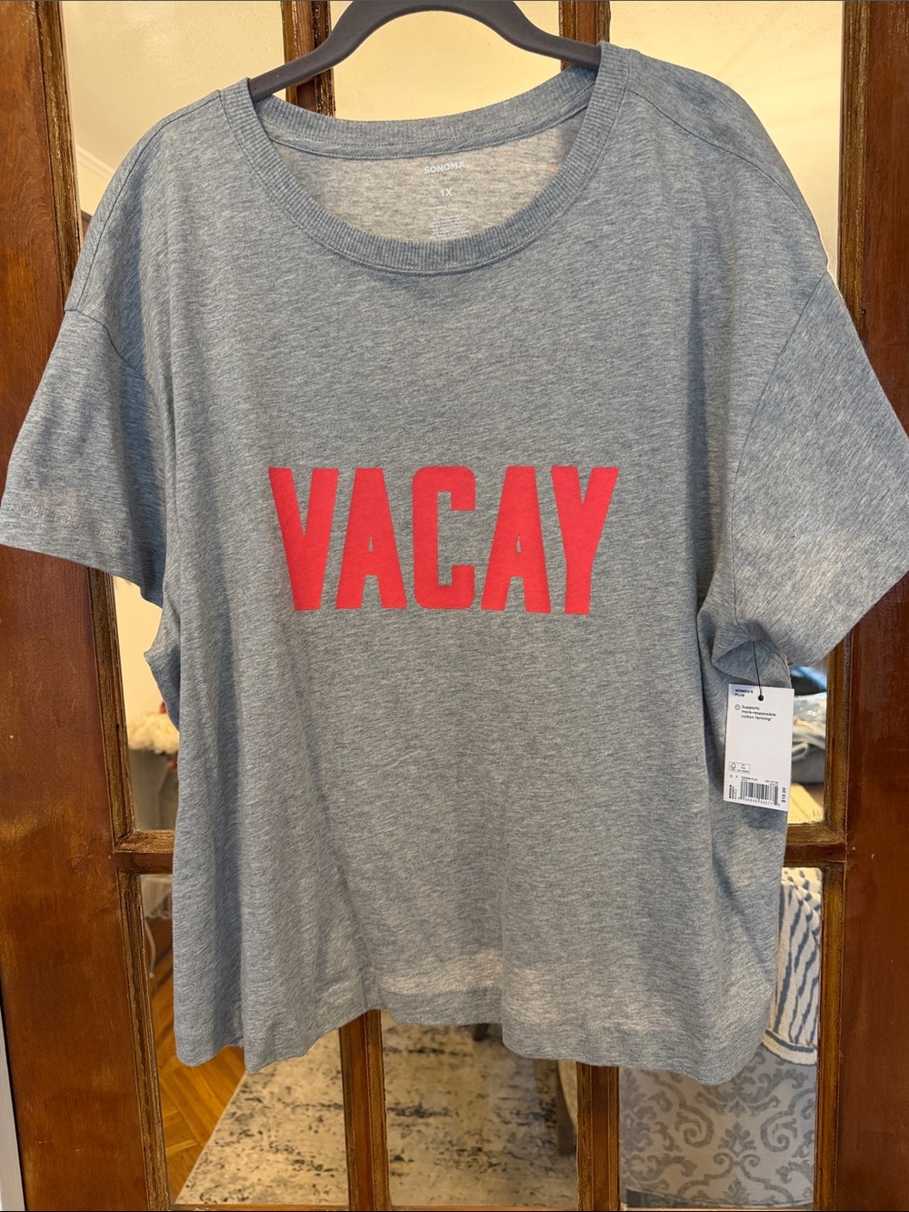 Sonoma Heather Gray Crop Tee with Pink Logo. Size 1x NWT